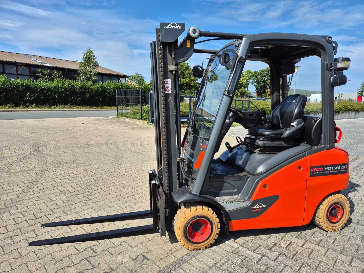 Used Forklift Linde H20T-01 4 riteņu dakšu iekrāvējs (Image 3) Used Forklift Linde H20T-01 4 riteņu dakšu iekrāvējs (Image 3)