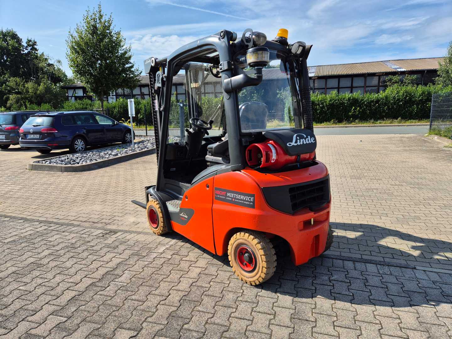 Used Forklift Linde H20T-01 4 riteņu dakšu iekrāvējs (Image 4) Used Forklift Linde H20T-01 4 riteņu dakšu iekrāvējs (Image 4)
