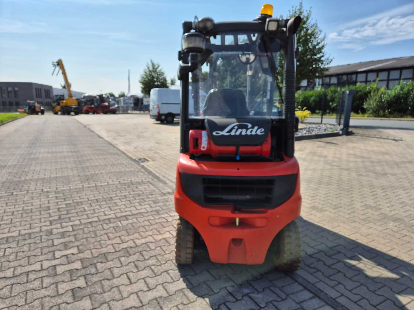 Used Forklift Linde H20T-01 4 riteņu dakšu iekrāvējs (Image 5) Used Forklift Linde H20T-01 4 riteņu dakšu iekrāvējs (Image 5)