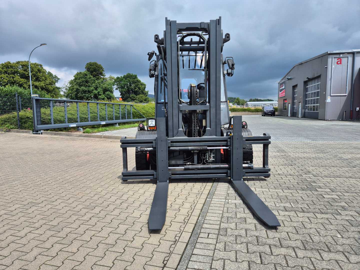 Used Forklift Linde H80T-02/900 4 riteņu dakšu iekrāvējs (Image 10) Used Forklift Linde H80T-02/900 4 riteņu dakšu iekrāvējs (Image 10)