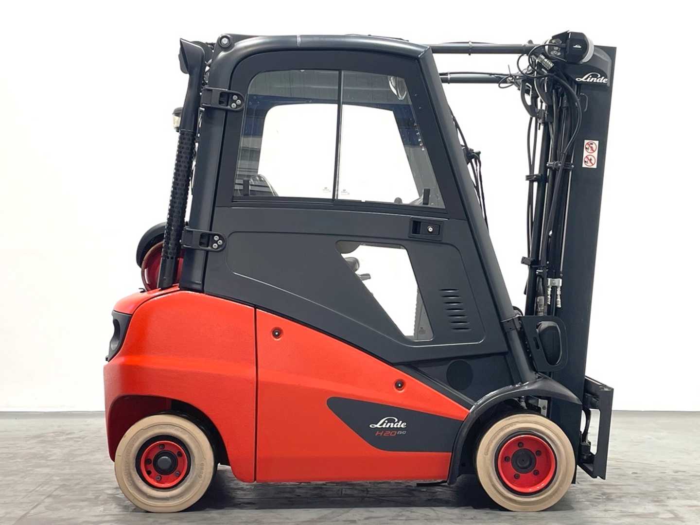 Used Forklift Linde H20T-391-EVO 4 riteņu dakšu iekrāvējs (Image 3) Used Forklift Linde H20T-391-EVO 4 riteņu dakšu iekrāvējs (Image 3)