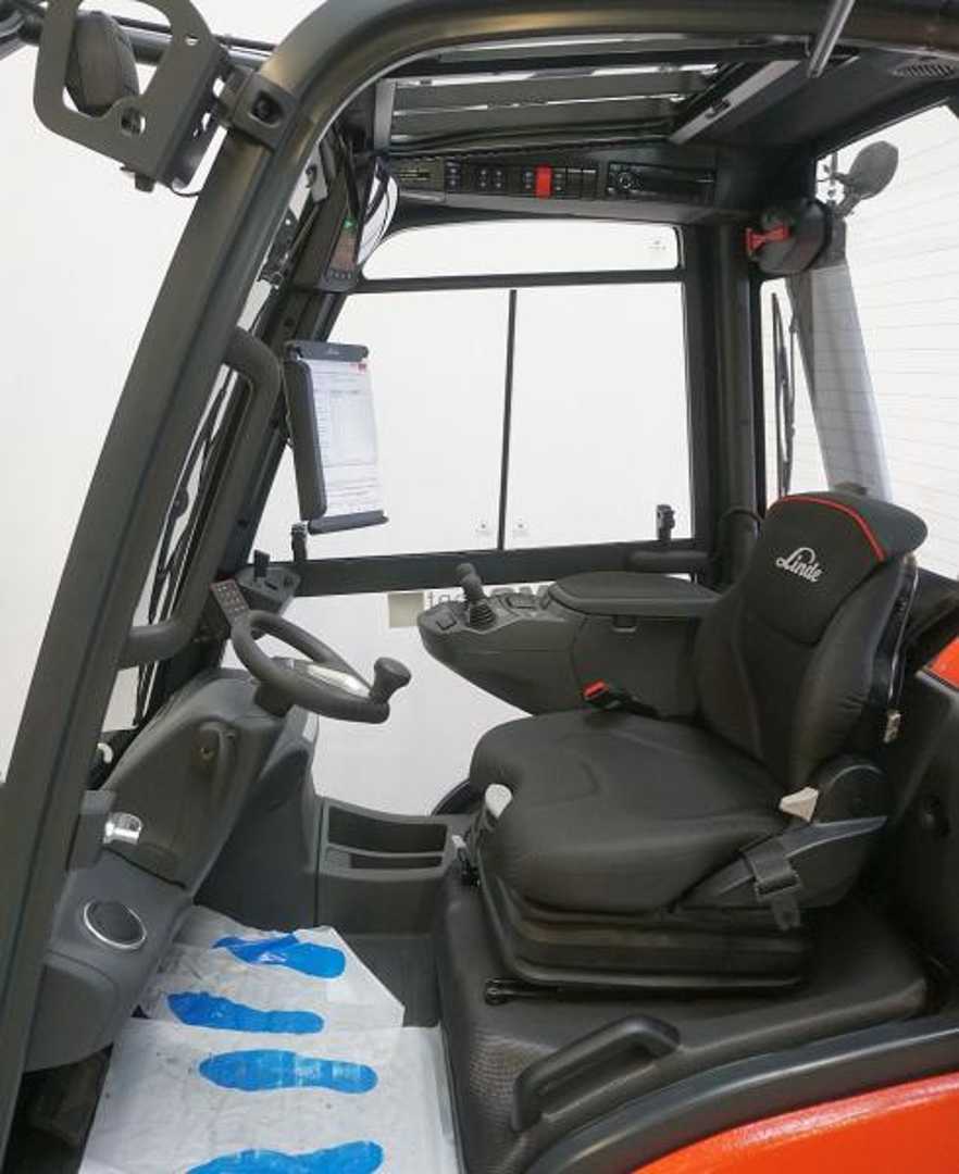 Used Forklift Linde H 30 T 1202 4 riteņu dakšu iekrāvējs (Image 4) Used Forklift Linde H 30 T 1202 4 riteņu dakšu iekrāvējs (Image 4)