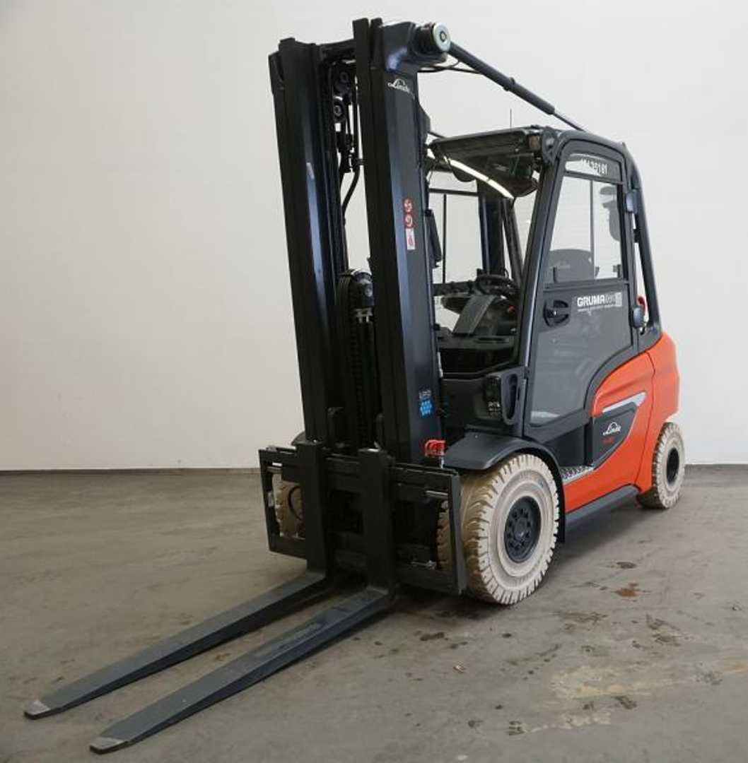 Used Forklift Linde H 30 T 1202 4 riteņu dakšu iekrāvējs (Image 8) Used Forklift Linde H 30 T 1202 4 riteņu dakšu iekrāvējs (Image 8)