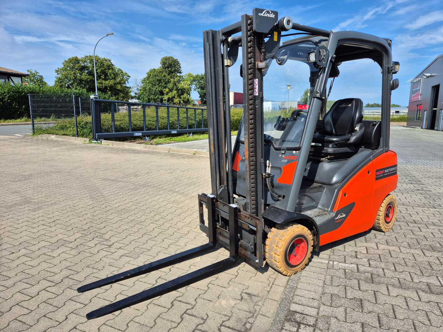 Used Forklift Linde H20T-01 4 riteņu dakšu iekrāvējs (Image 18) Used Forklift Linde H20T-01 4 riteņu dakšu iekrāvējs (Image 18)