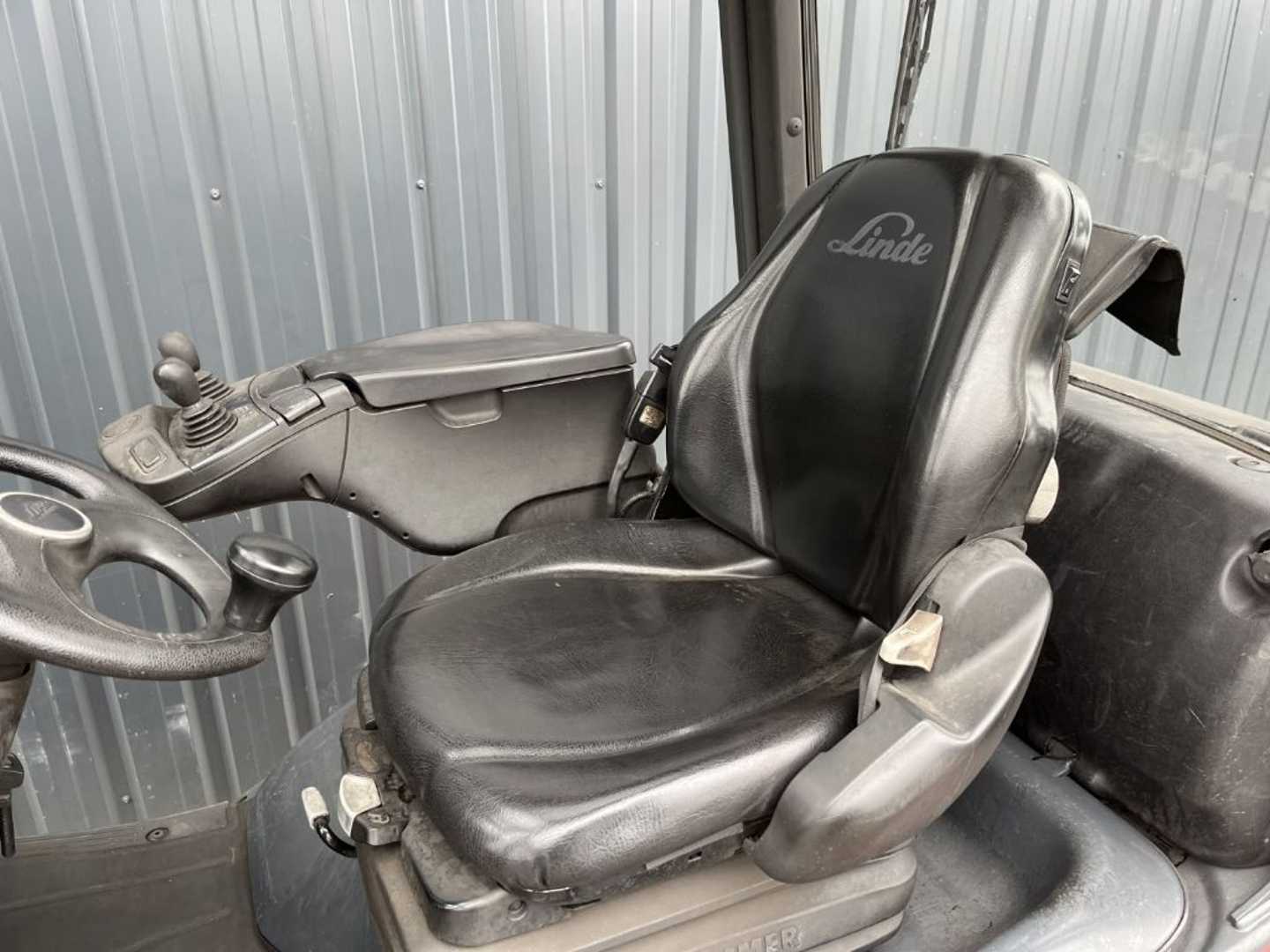 Used Forklift Linde H16T-01 4 riteņu dakšu iekrāvējs (Image 7) Used Forklift Linde H16T-01 4 riteņu dakšu iekrāvējs (Image 7)