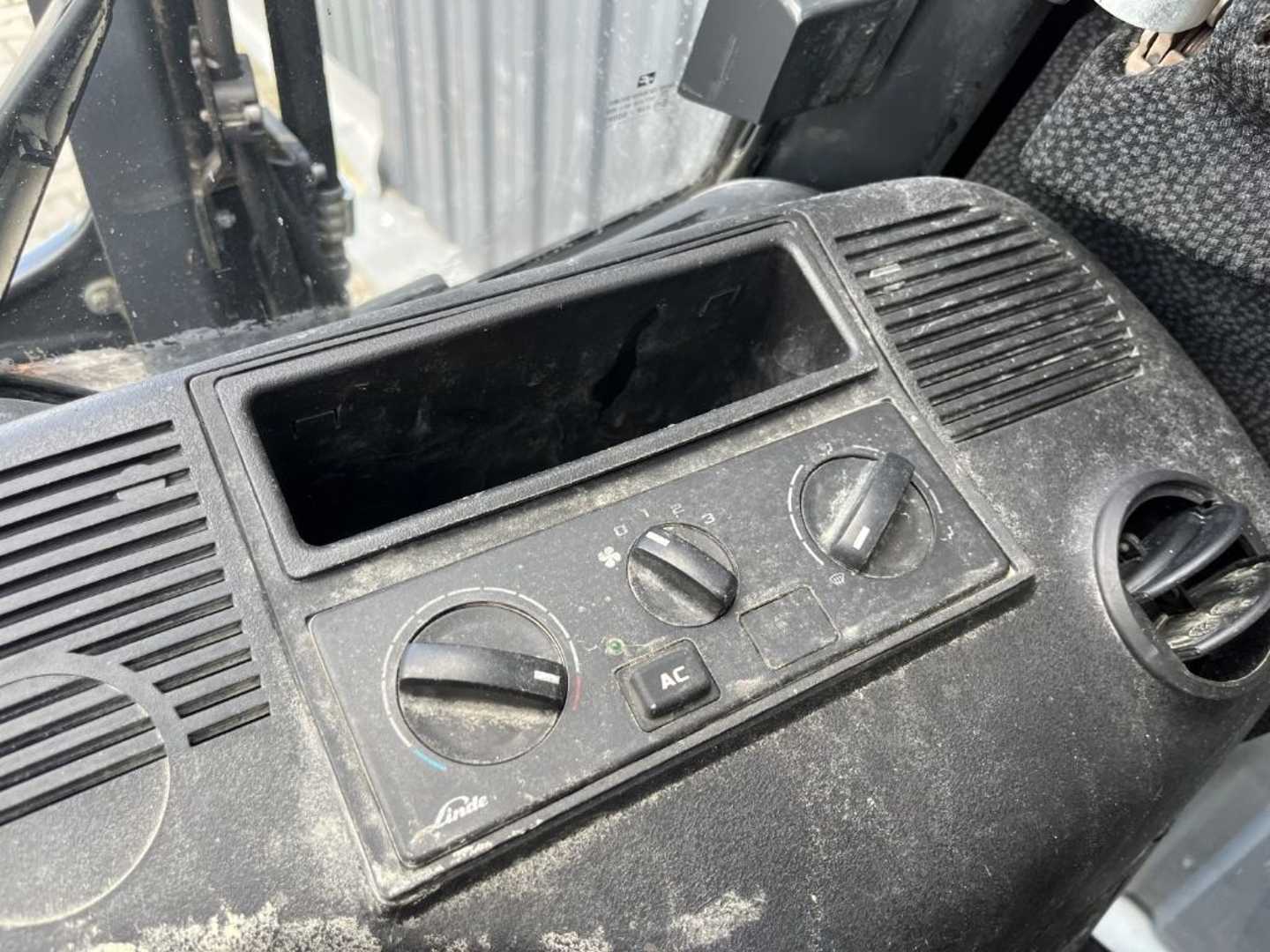 Used Forklift Linde H16T-01 4 riteņu dakšu iekrāvējs (Image 5) Used Forklift Linde H16T-01 4 riteņu dakšu iekrāvējs (Image 5)