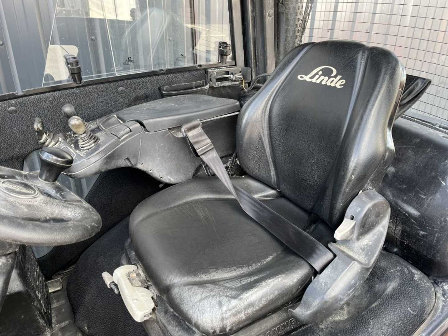 Used Forklift Linde H16T-01 4 riteņu dakšu iekrāvējs (Image 7) Used Forklift Linde H16T-01 4 riteņu dakšu iekrāvējs (Image 7)