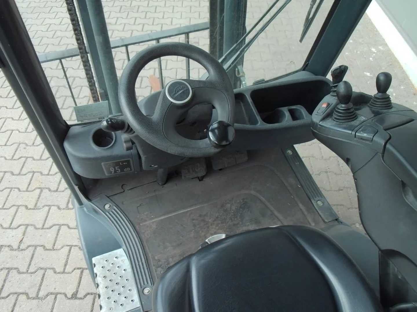 Used Forklift Linde H 16 T / 391 4 riteņu dakšu iekrāvējs (Image 5) Used Forklift Linde H 16 T / 391 4 riteņu dakšu iekrāvējs (Image 5)