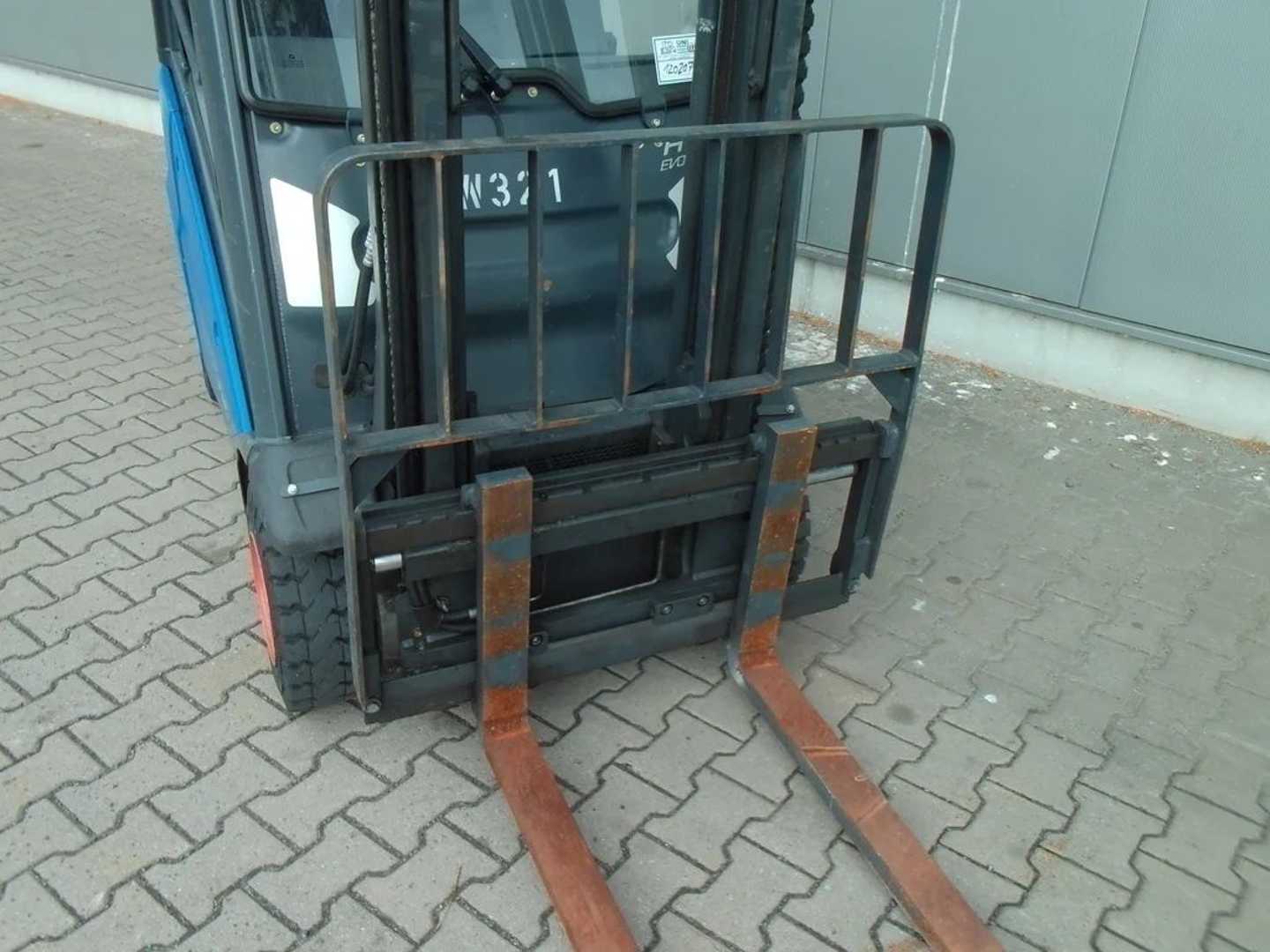 Used Forklift Linde H 16 T / 391 4 riteņu dakšu iekrāvējs (Image 9) Used Forklift Linde H 16 T / 391 4 riteņu dakšu iekrāvējs (Image 9)