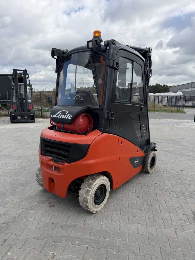 Used Forklift Linde H20T-01 4 riteņu dakšu iekrāvējs (Image 4) Used Forklift Linde H20T-01 4 riteņu dakšu iekrāvējs (Image 4)