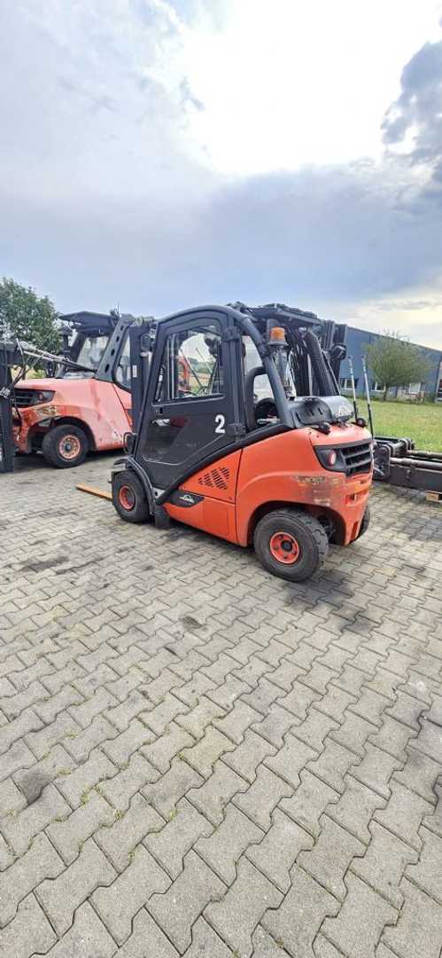 Used Forklift Linde H 25 T-02 4 riteņu dakšu iekrāvējs (Image 2) Used Forklift Linde H 25 T-02 4 riteņu dakšu iekrāvējs (Image 2)