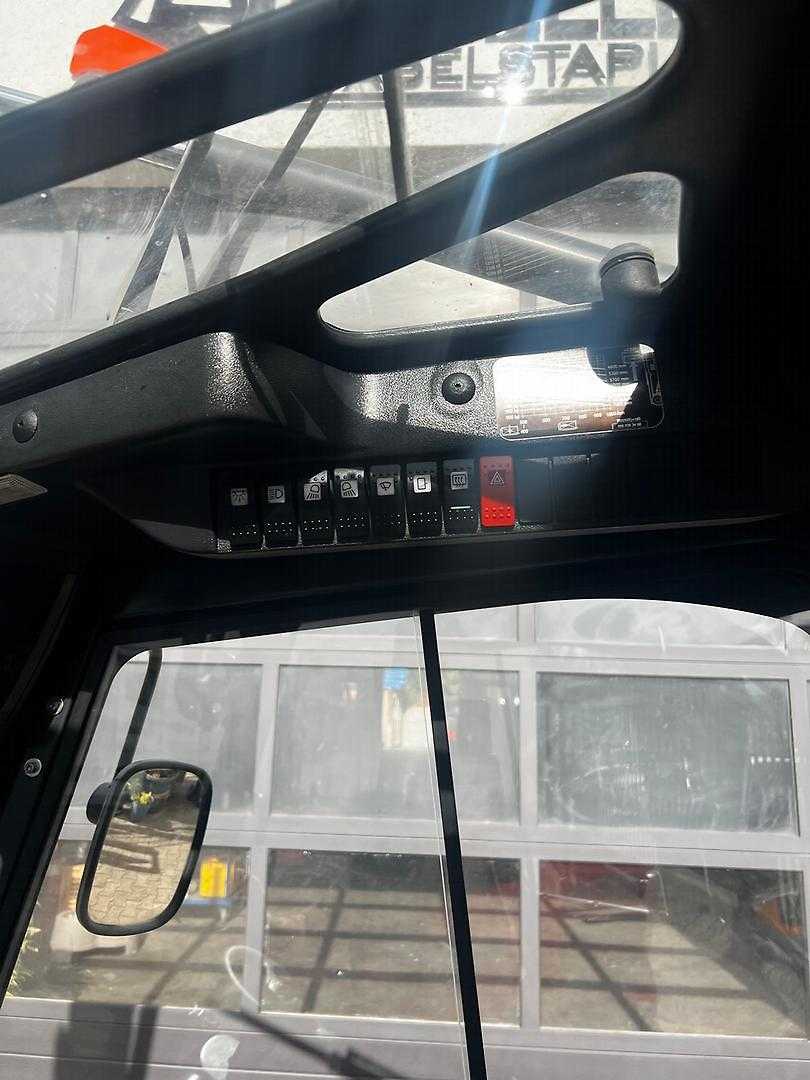 Used Forklift Linde H25T 4 riteņu dakšu iekrāvējs (Image 11)