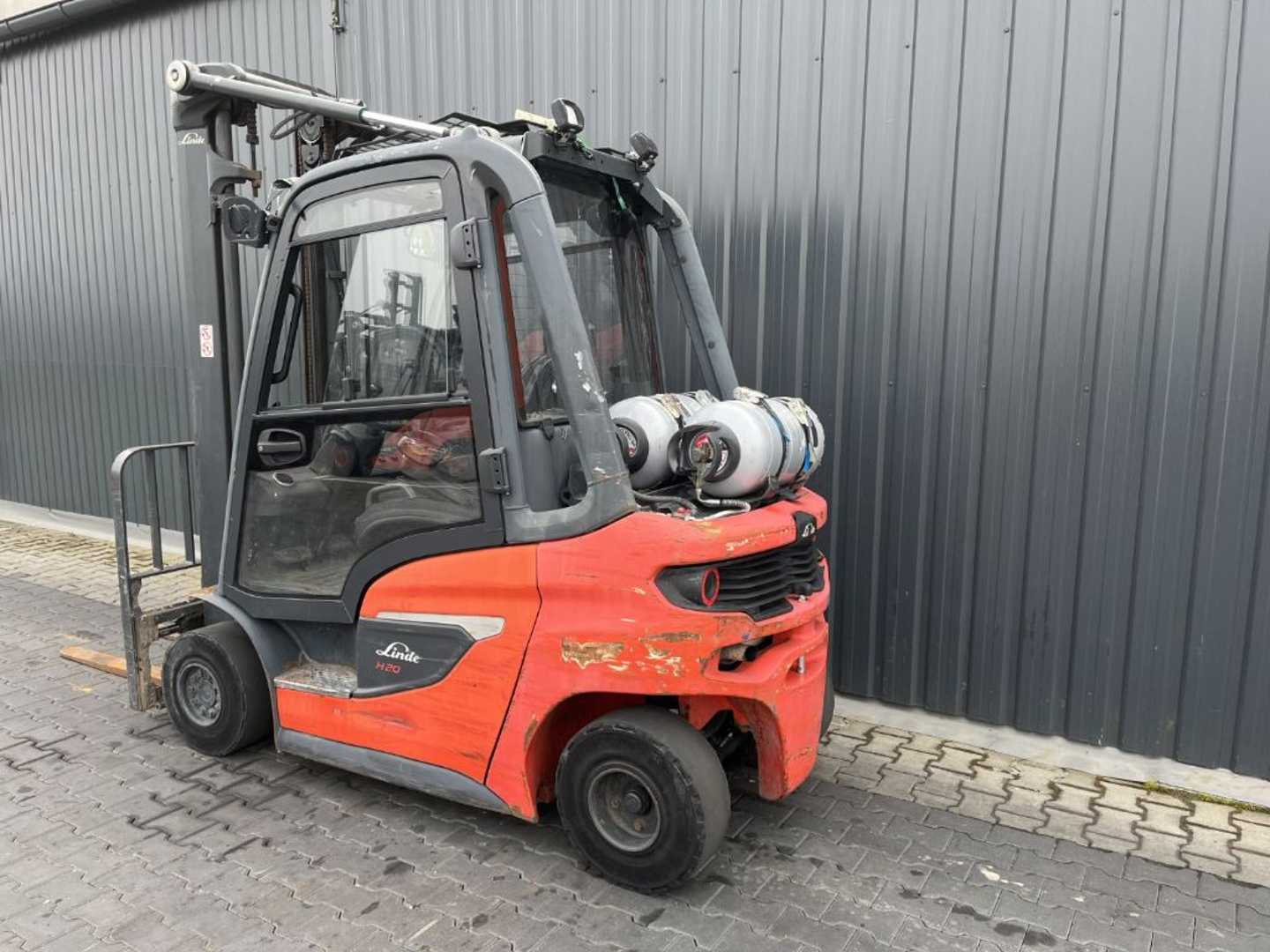 Used Forklift Linde H20T-01/600 4 riteņu dakšu iekrāvējs (Image 3) Used Forklift Linde H20T-01/600 4 riteņu dakšu iekrāvējs (Image 3)