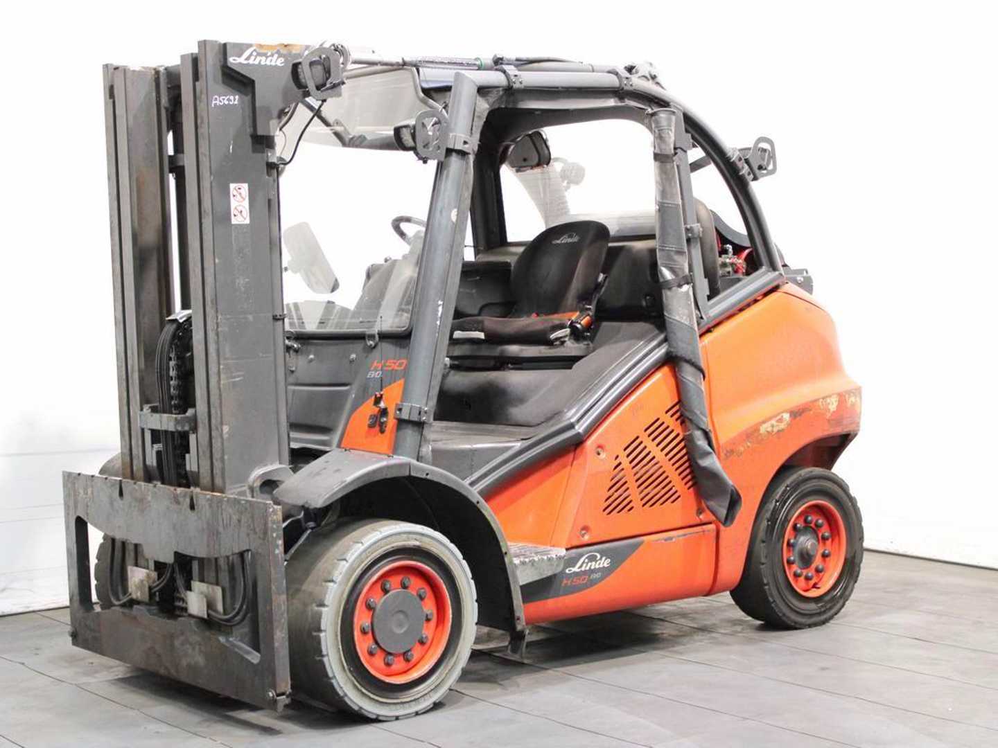 Used Forklift Linde H 50 T-02/600 394 4 riteņu dakšu iekrāvējs (Image 1) Used Forklift Linde H 50 T-02/600 394 4 riteņu dakšu iekrāvējs (Image 1)