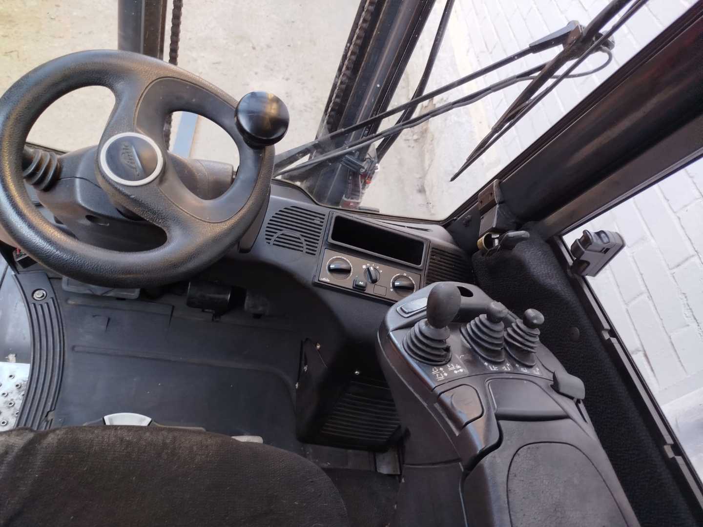 Used Forklift Linde H20T 4 riteņu dakšu iekrāvējs (Image 7) Used Forklift Linde H20T 4 riteņu dakšu iekrāvējs (Image 7)