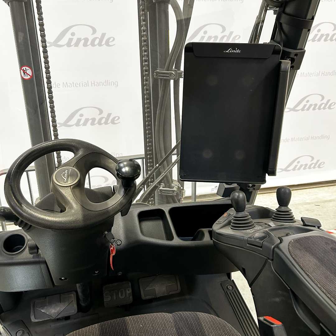 Used Forklift Linde H14T: 1,4 t 4 riteņu dakšu iekrāvējs (Image 4) Used Forklift Linde H14T: 1,4 t 4 riteņu dakšu iekrāvējs (Image 4)