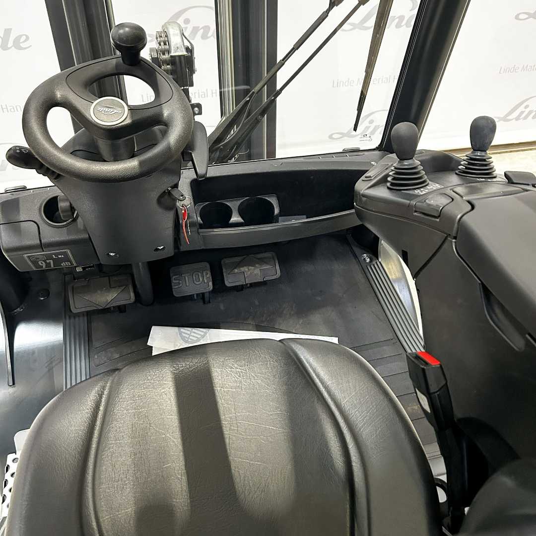 Used Forklift Linde H30 T: 3,0t 4 riteņu dakšu iekrāvējs (Image 4) Used Forklift Linde H30 T: 3,0t 4 riteņu dakšu iekrāvējs (Image 4)