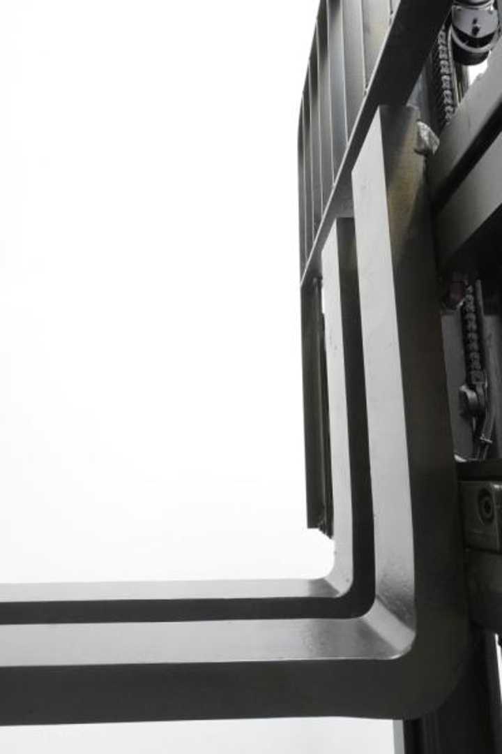 Used Forklift Linde H 30 T 1202 4 riteņu dakšu iekrāvējs (Image 5)