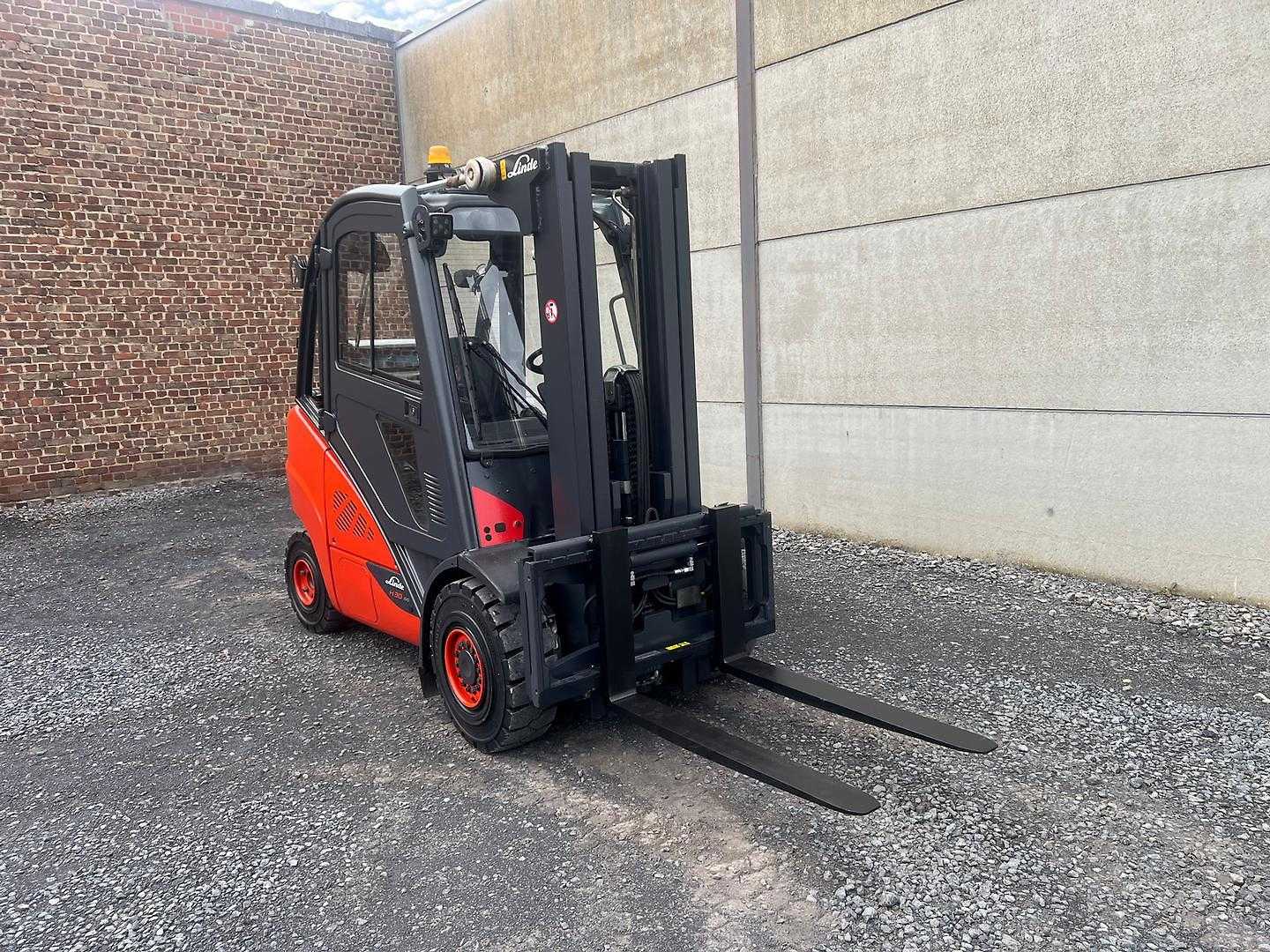 Used Forklift Linde H30T-02 EVO 4 riteņu dakšu iekrāvējs (Image 3)