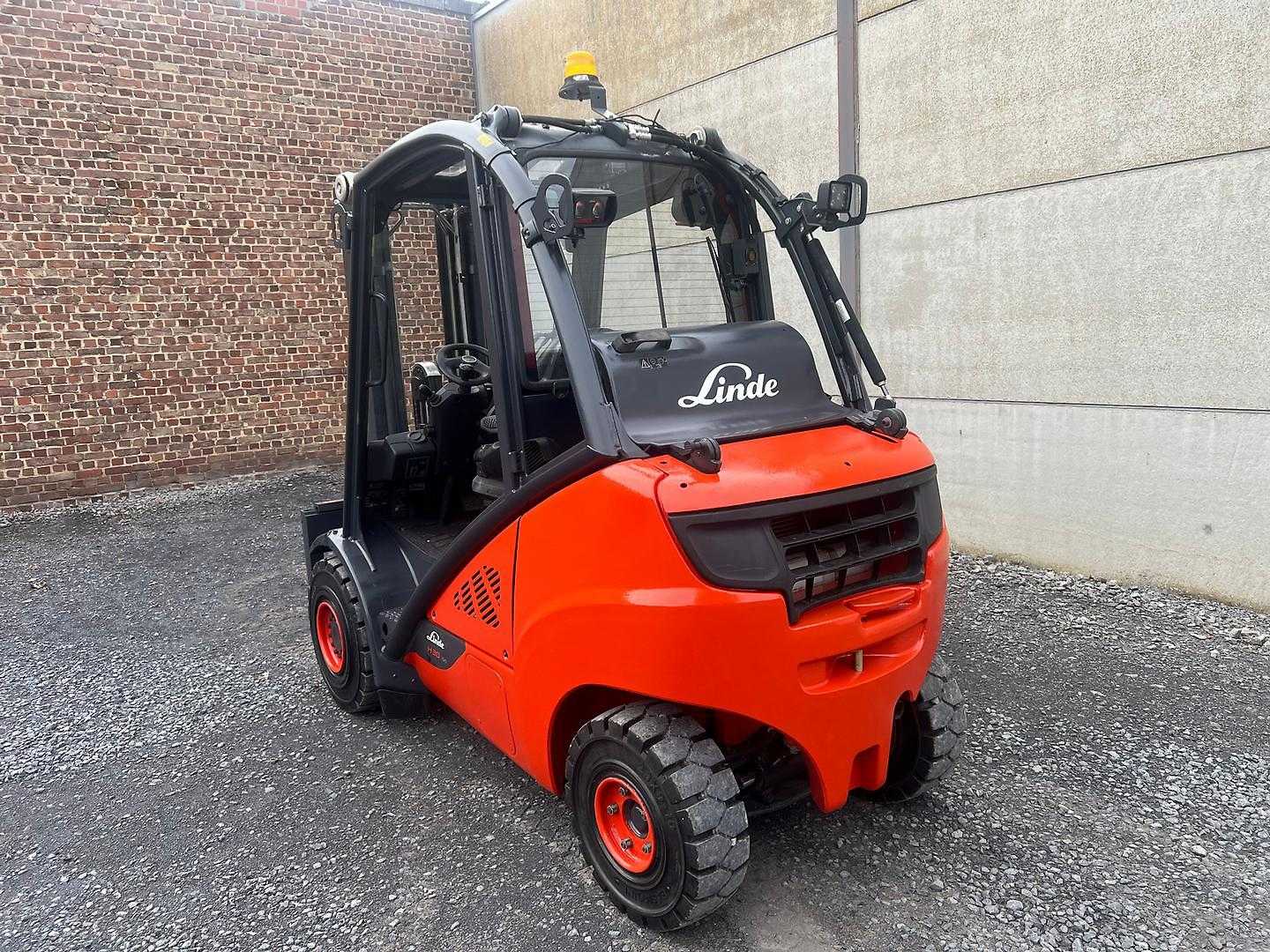 Used Forklift Linde H30T-02 EVO 4 riteņu dakšu iekrāvējs (Image 4)