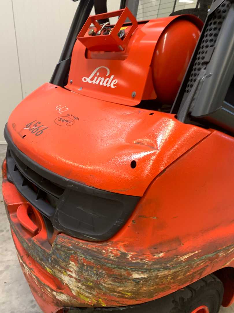 Used Forklift Linde H40T 4 riteņu dakšu iekrāvējs (Image 6) Used Forklift Linde H40T 4 riteņu dakšu iekrāvējs (Image 6)
