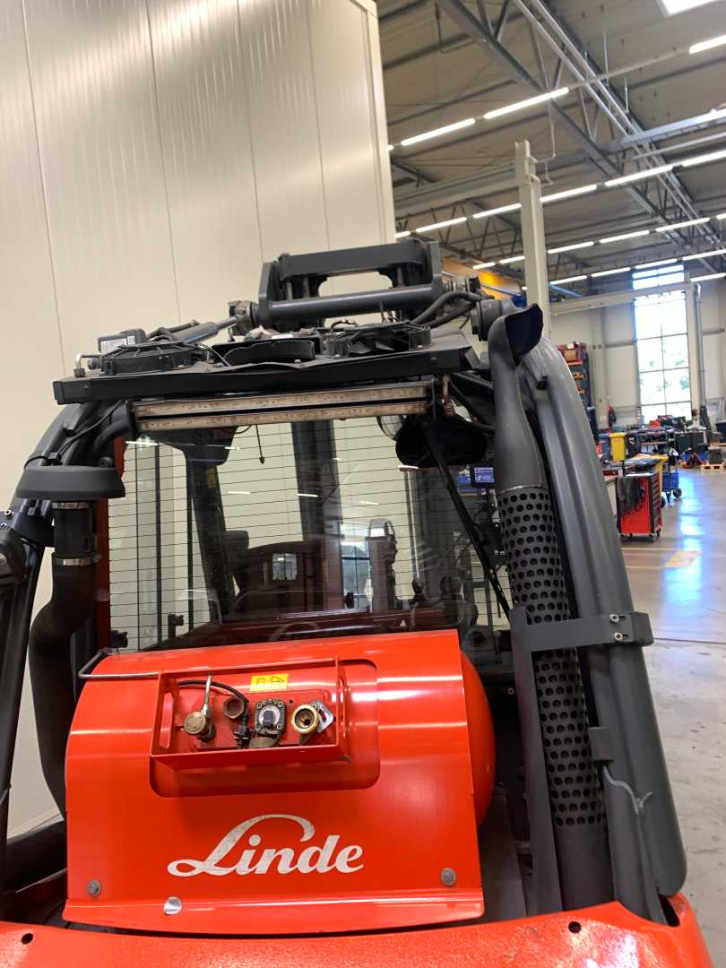 Used Forklift Linde H40T 4 riteņu dakšu iekrāvējs (Image 9) Used Forklift Linde H40T 4 riteņu dakšu iekrāvējs (Image 9)