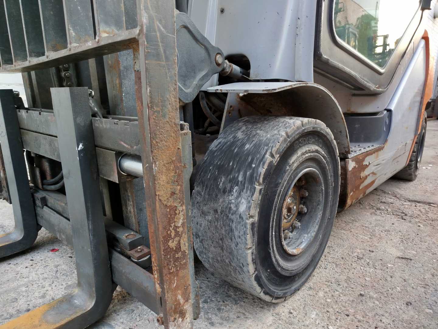 Used Forklift STILL RX70-25T 4 riteņu dakšu iekrāvējs (Image 4) Used Forklift STILL RX70-25T 4 riteņu dakšu iekrāvējs (Image 4)