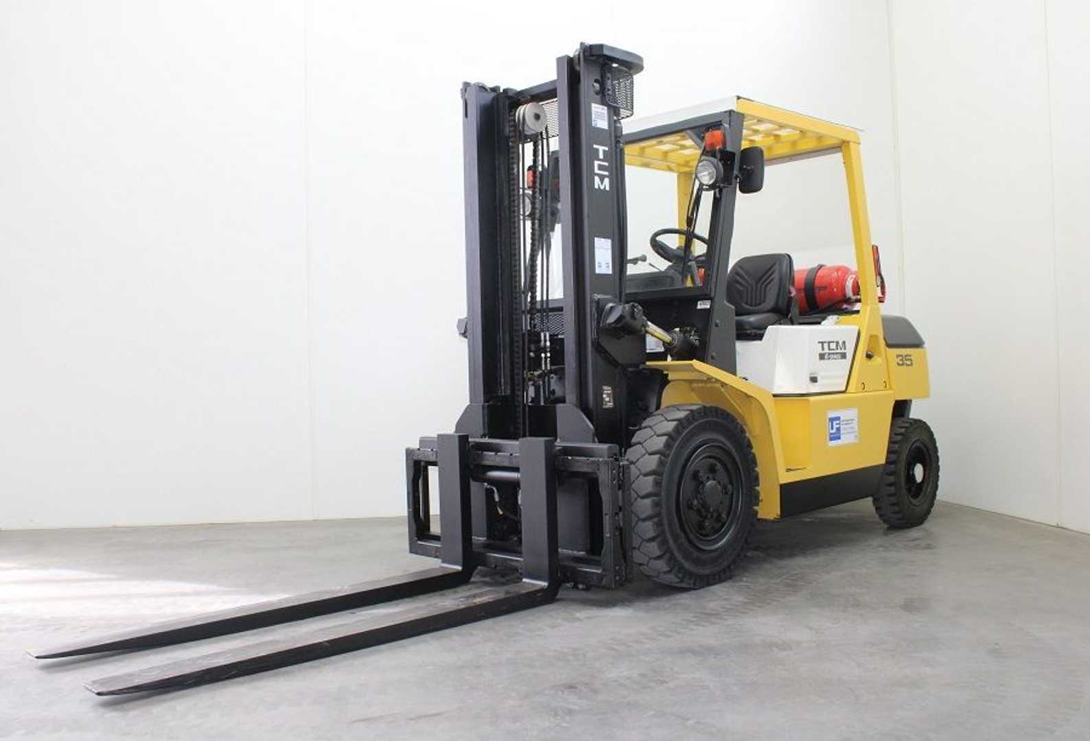 Used Forklift TCM FG 35 N7T 4 riteņu dakšu iekrāvējs (Image 2)