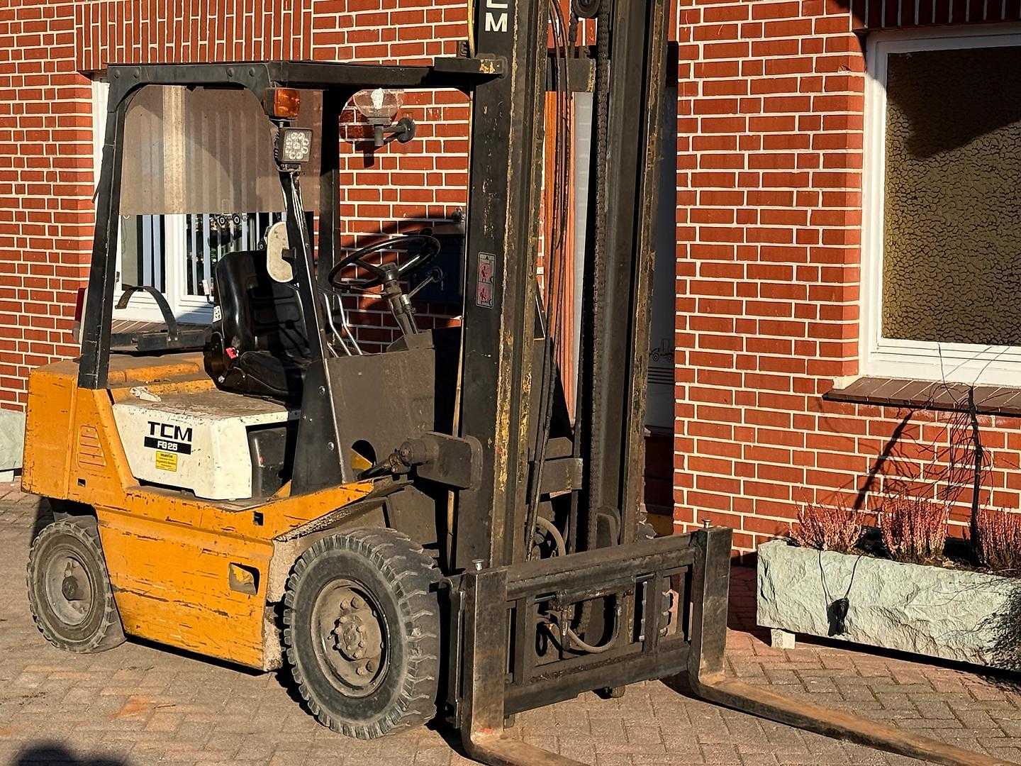 Used Forklift TCM FG 25 4 riteņu dakšu iekrāvējs (Image 9) Used Forklift TCM FG 25 4 riteņu dakšu iekrāvējs (Image 9)