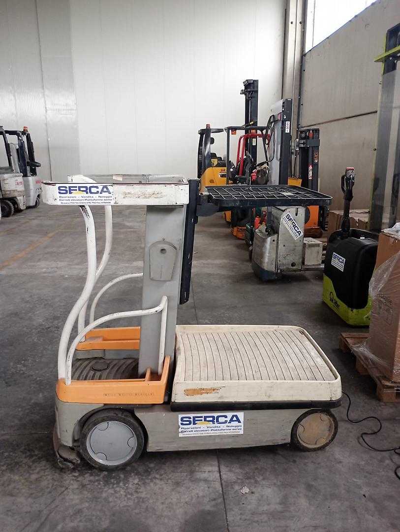 Used Forklift Crown WAV50-118 Apakšējo augstplauktu komplektētājs (< 2,5 m) (Image 2) Used Forklift Crown WAV50-118 Apakšējo augstplauktu komplektētājs (< 2,5 m) (Image 2)