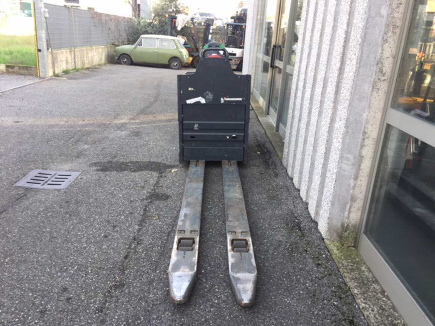 Used Forklift Jungheinrich ECE 225 Apakšējo augstplauktu komplektētājs (< 2,5 m) (Image 3)