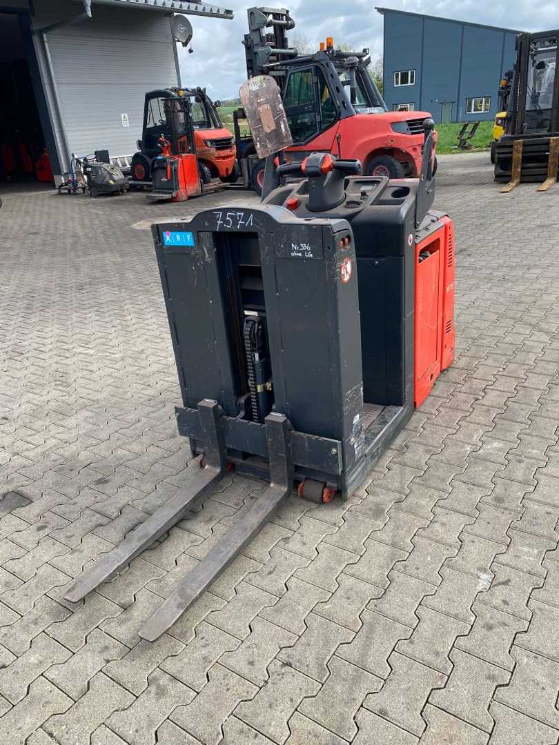 Used Forklift Linde V 08-02/1110 Apakšējo augstplauktu komplektētājs (< 2,5 m) (Image 1) Used Forklift Linde V 08-02/1110 Apakšējo augstplauktu komplektētājs (< 2,5 m) (Image 1)