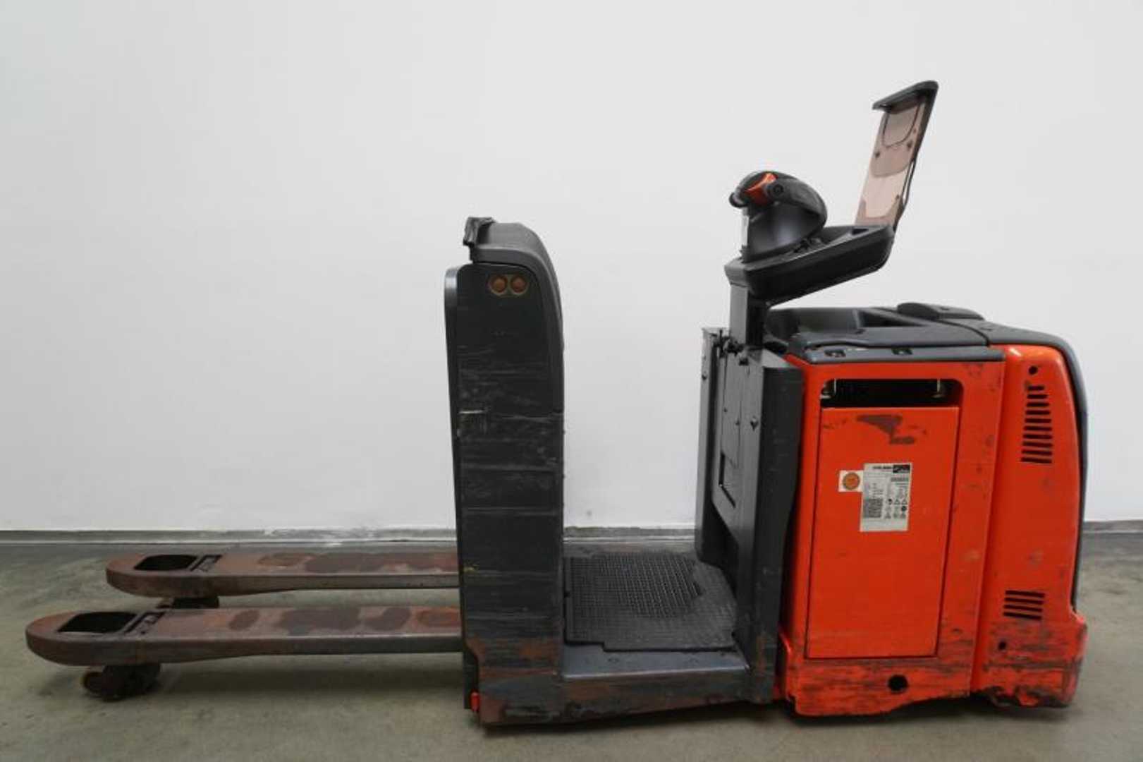 Used Forklift Linde N 20 C 1111 Apakšējo augstplauktu komplektētājs (< 2,5 m) (Image 4) Used Forklift Linde N 20 C 1111 Apakšējo augstplauktu komplektētājs (< 2,5 m) (Image 4)