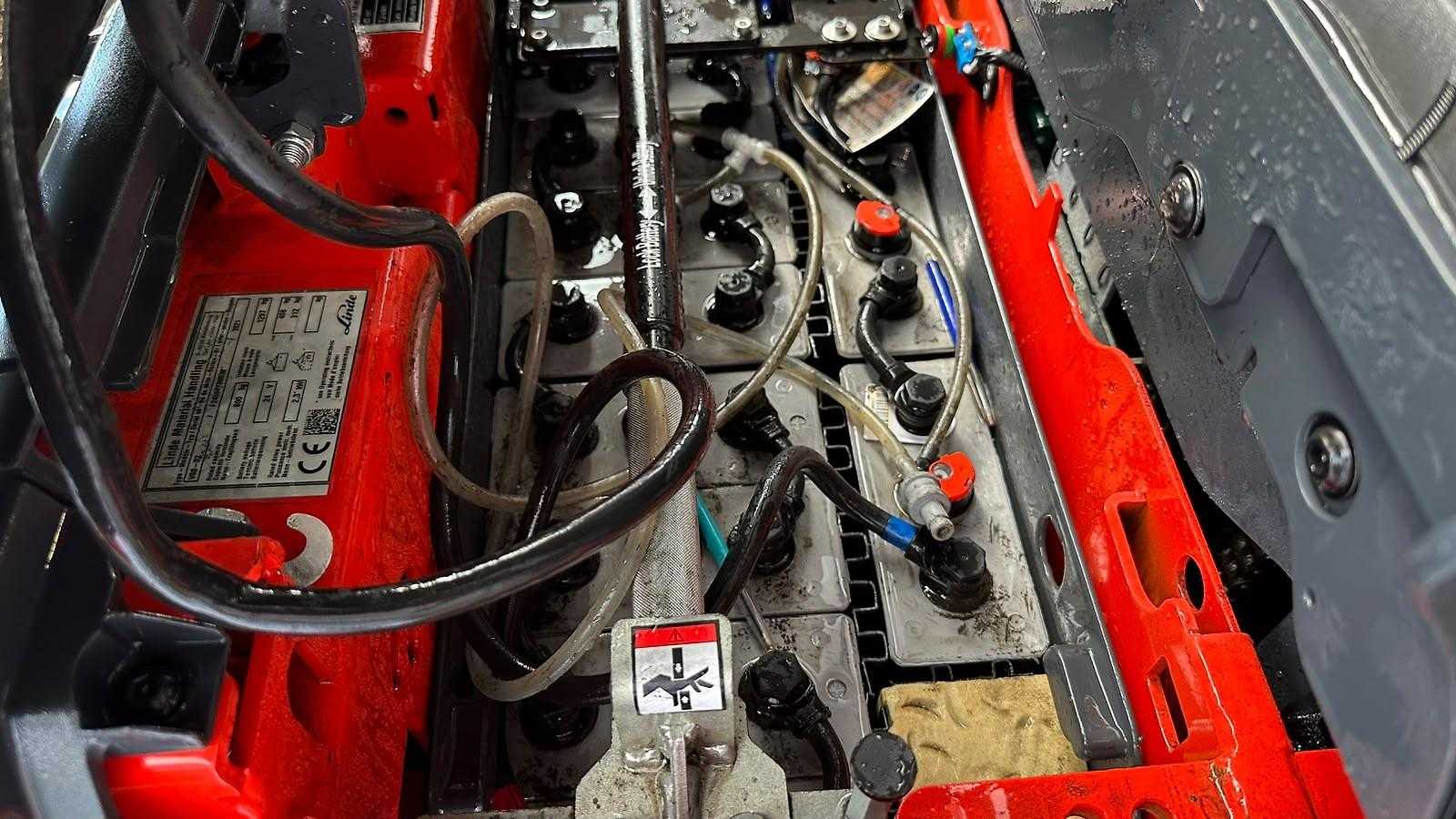 Used Forklift Linde V 08-02 Apakšējo augstplauktu komplektētājs (< 2,5 m) (Image 19) Used Forklift Linde V 08-02 Apakšējo augstplauktu komplektētājs (< 2,5 m) (Image 19)