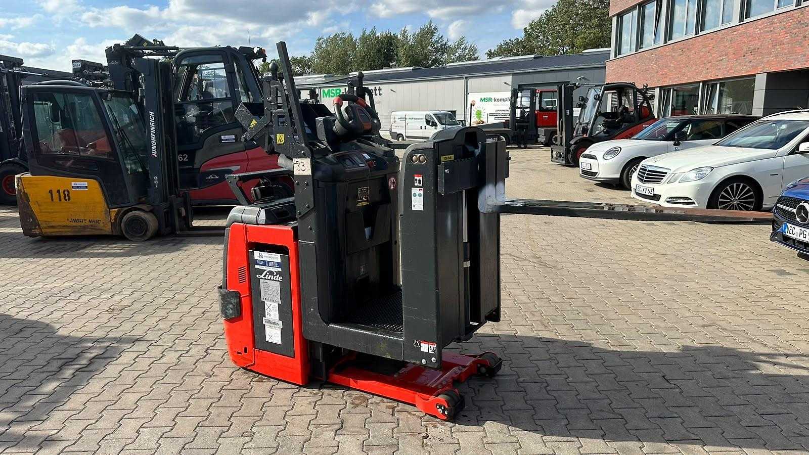 Used Forklift Linde V 08-02 Apakšējo augstplauktu komplektētājs (< 2,5 m) (Image 11) Used Forklift Linde V 08-02 Apakšējo augstplauktu komplektētājs (< 2,5 m) (Image 11)