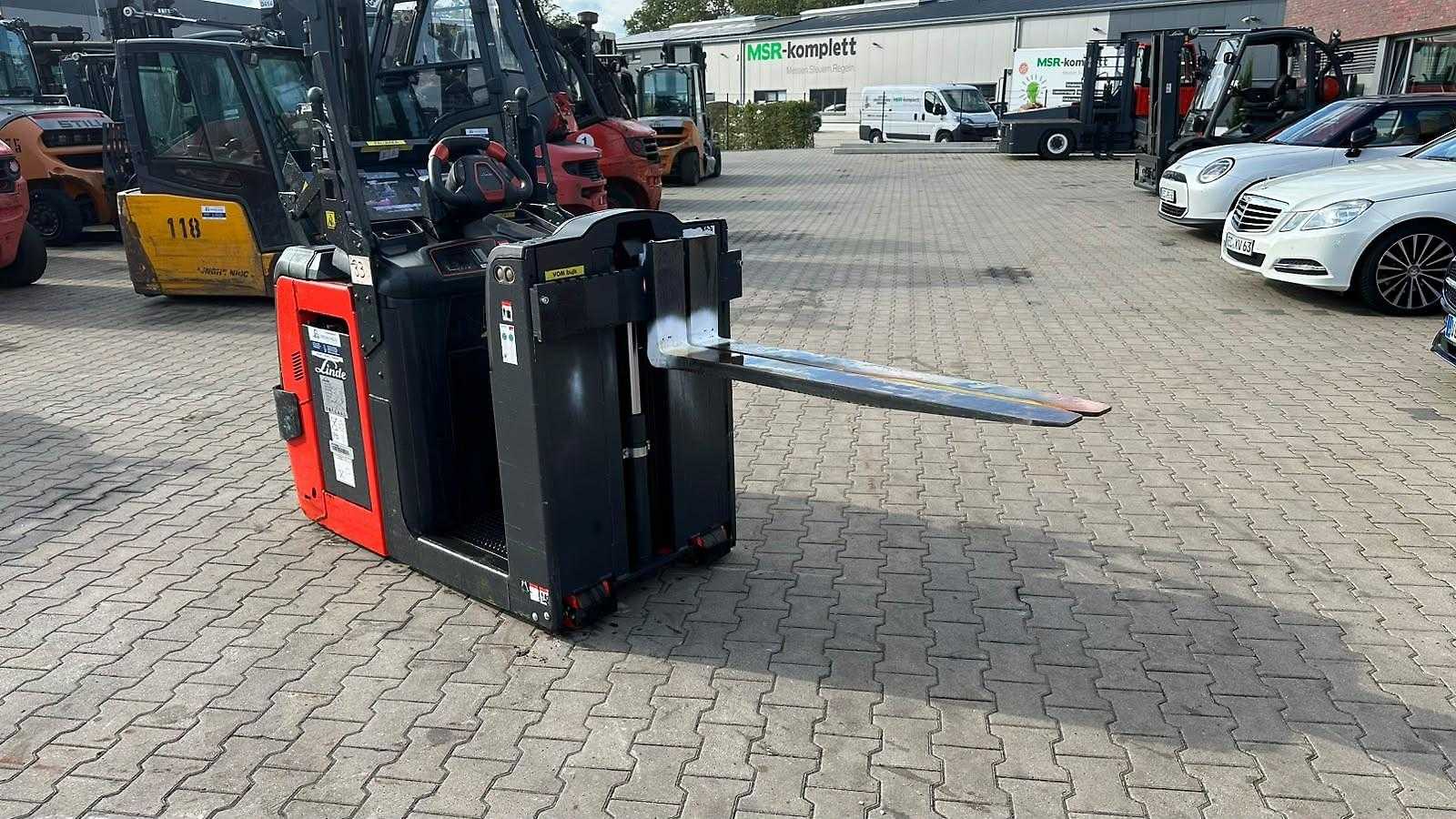 Used Forklift Linde V 08-02 Apakšējo augstplauktu komplektētājs (< 2,5 m) (Image 13) Used Forklift Linde V 08-02 Apakšējo augstplauktu komplektētājs (< 2,5 m) (Image 13)
