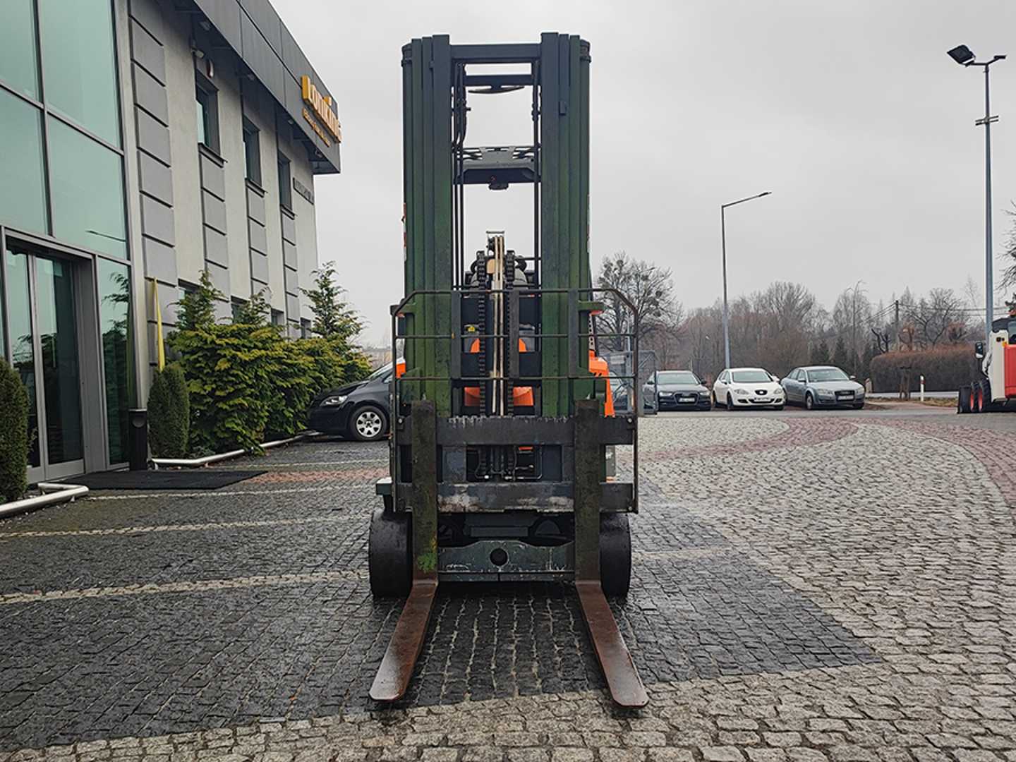 Used Forklift Aisle Master 44S Augstplauktu/šauro eju iekrāvējs (Image 9) Used Forklift Aisle Master 44S Augstplauktu/šauro eju iekrāvējs (Image 9)