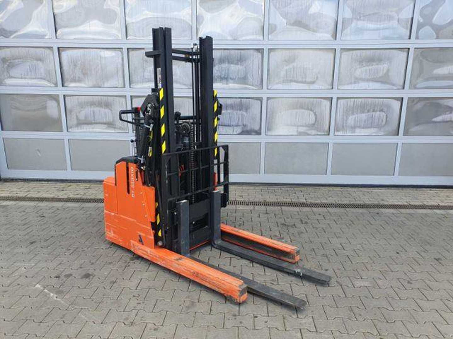 Used Forklift Toyota RWE 120 / Schubmaststapler / Duplex:2.9m / 257h! Augšējo augstplauktu komplektētājs (< 6 m) (Image 2) Used Forklift Toyota RWE 120 / Schubmaststapler / Duplex:2.9m / 257h! Augšējo augstplauktu komplektētājs (< 6 m) (Image 2)