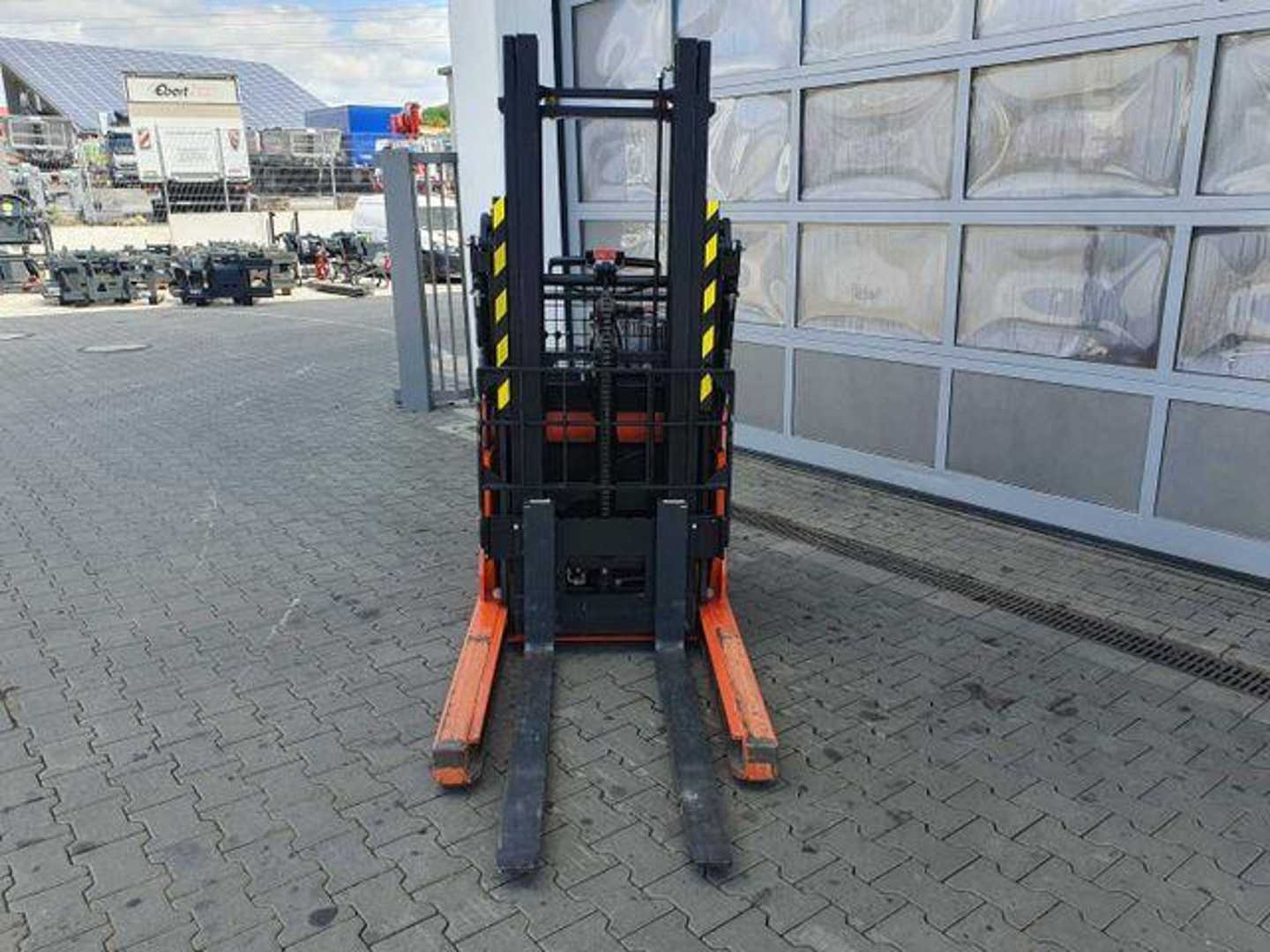 Used Forklift Toyota RWE 120 / Schubmaststapler / Duplex:2.9m / 257h! Augšējo augstplauktu komplektētājs (< 6 m) (Image 9) Used Forklift Toyota RWE 120 / Schubmaststapler / Duplex:2.9m / 257h! Augšējo augstplauktu komplektētājs (< 6 m) (Image 9)