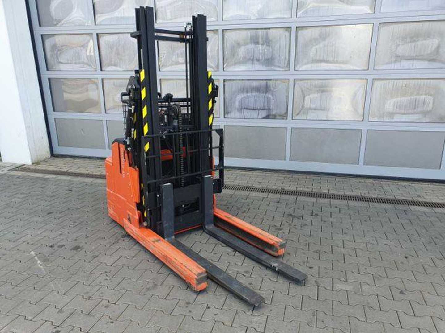 Used Forklift Toyota RWE 120 / Schubmaststapler / Duplex:2.9m / 257h! Augšējo augstplauktu komplektētājs (< 6 m) (Image 10) Used Forklift Toyota RWE 120 / Schubmaststapler / Duplex:2.9m / 257h! Augšējo augstplauktu komplektētājs (< 6 m) (Image 10)