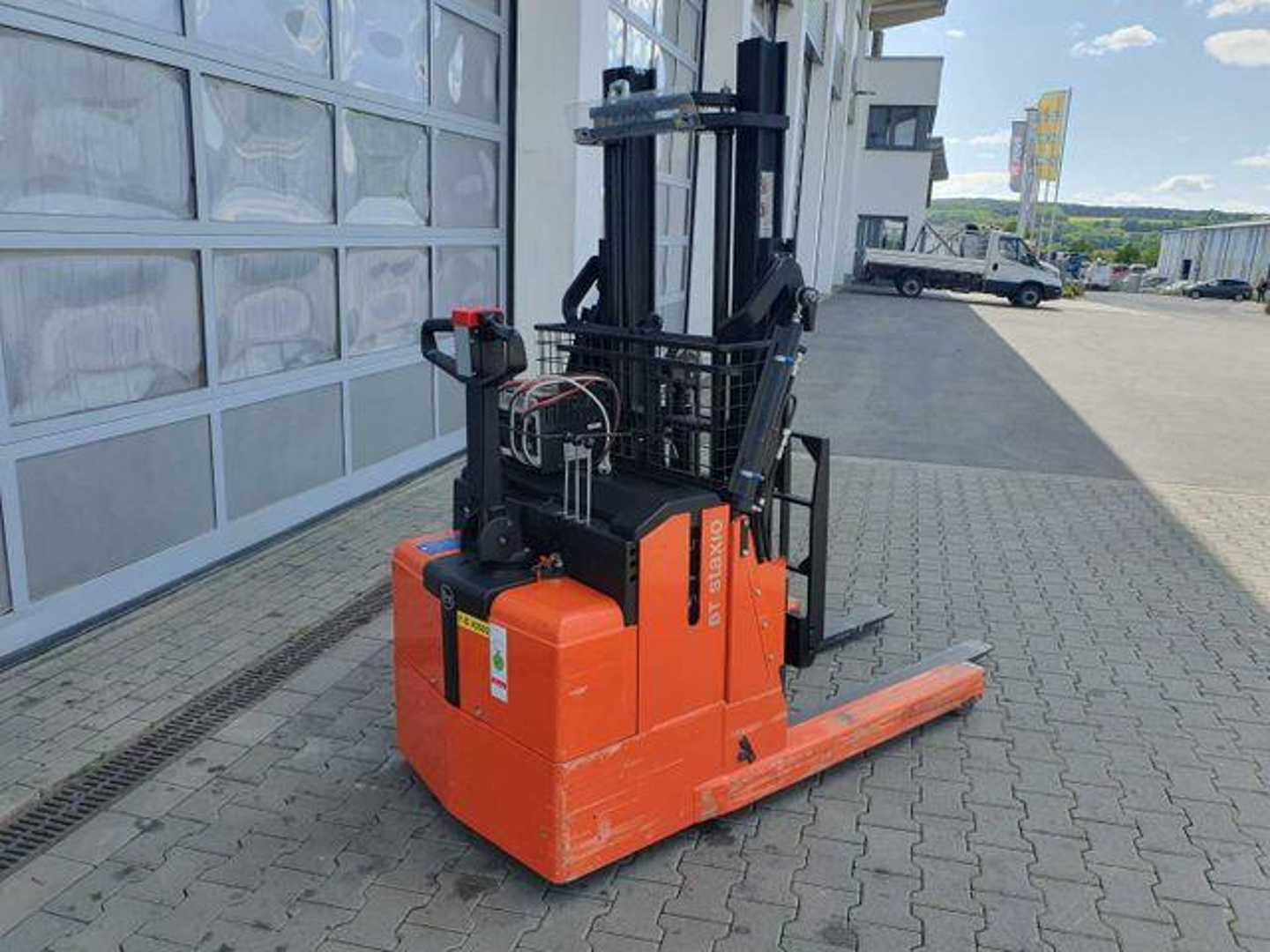 Used Forklift Toyota RWE 120 / Schubmaststapler / Duplex:2.9m / 257h! Augšējo augstplauktu komplektētājs (< 6 m) (Image 18) Used Forklift Toyota RWE 120 / Schubmaststapler / Duplex:2.9m / 257h! Augšējo augstplauktu komplektētājs (< 6 m) (Image 18)
