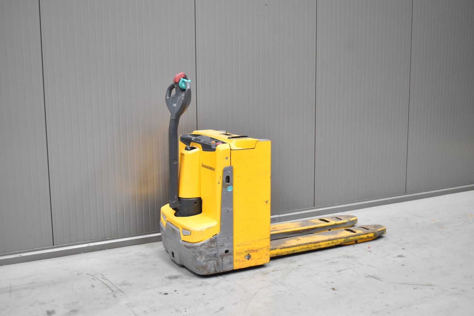 Used Forklift Jungheinrich EJE C20 /58018/ Augšējo augstplauktu komplektētājs (< 6 m) (Image 4) Used Forklift Jungheinrich EJE C20 /58018/ Augšējo augstplauktu komplektētājs (< 6 m) (Image 4)