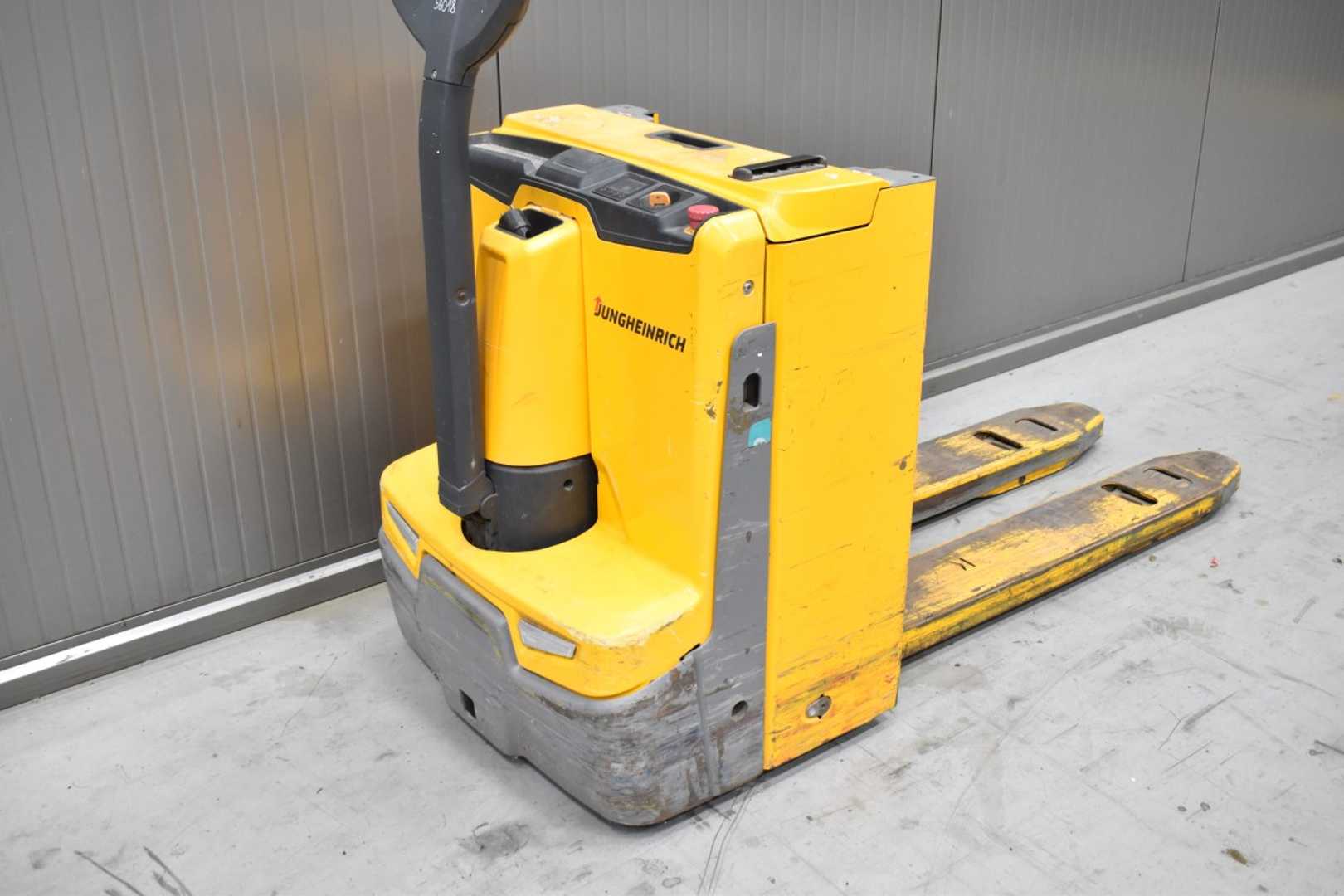 Used Forklift Jungheinrich EJE C20 /58018/ Augšējo augstplauktu komplektētājs (< 6 m) (Image 7) Used Forklift Jungheinrich EJE C20 /58018/ Augšējo augstplauktu komplektētājs (< 6 m) (Image 7)
