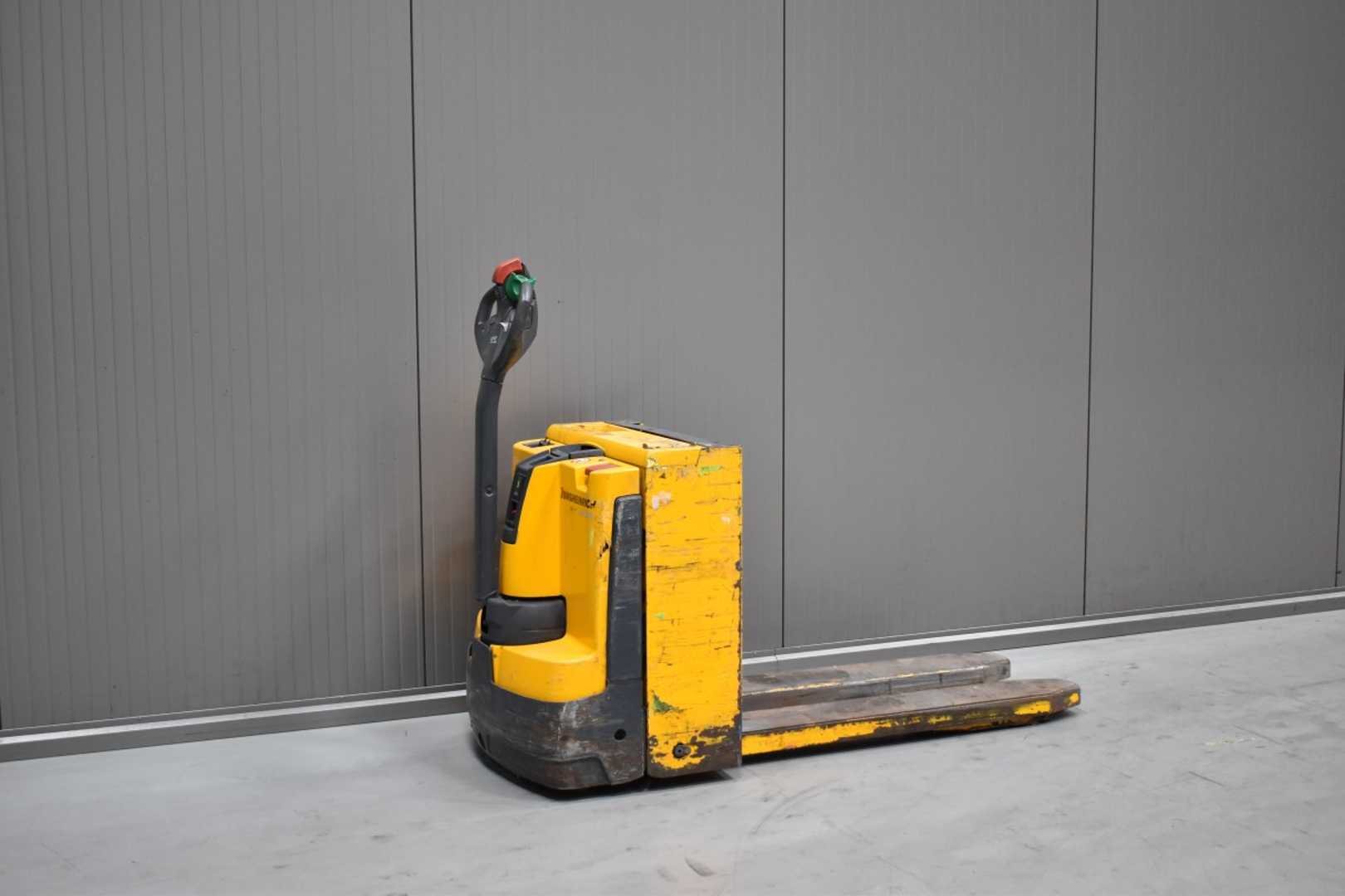 Used Forklift Jungheinrich EJE C20 /55592/ Augšējo augstplauktu komplektētājs (< 6 m) (Image 4) Used Forklift Jungheinrich EJE C20 /55592/ Augšējo augstplauktu komplektētājs (< 6 m) (Image 4)