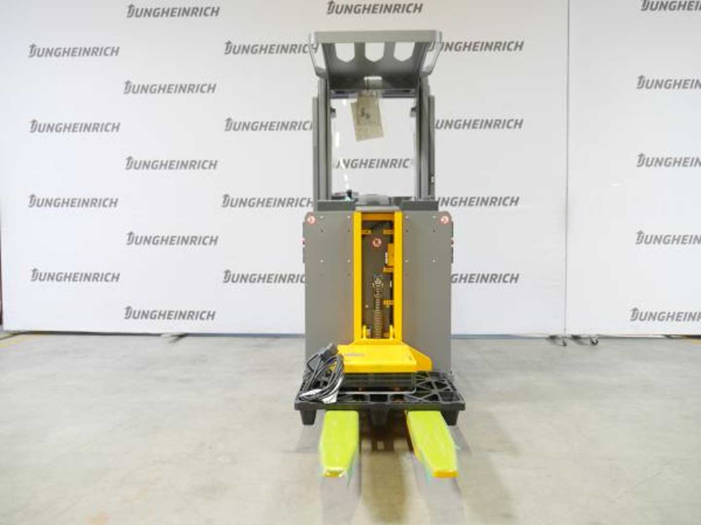 Used Forklift Jungheinrich EKS 110 Z 120-280 ZZ Augšējo augstplauktu komplektētājs (< 6 m) (Image 5) Used Forklift Jungheinrich EKS 110 Z 120-280 ZZ Augšējo augstplauktu komplektētājs (< 6 m) (Image 5)