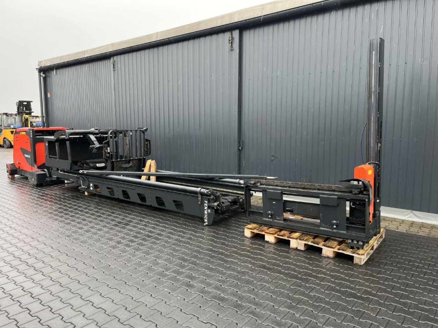 Used Forklift Linde K Augšējo augstplauktu komplektētājs (< 6 m) (Image 3) Used Forklift Linde K Augšējo augstplauktu komplektētājs (< 6 m) (Image 3)
