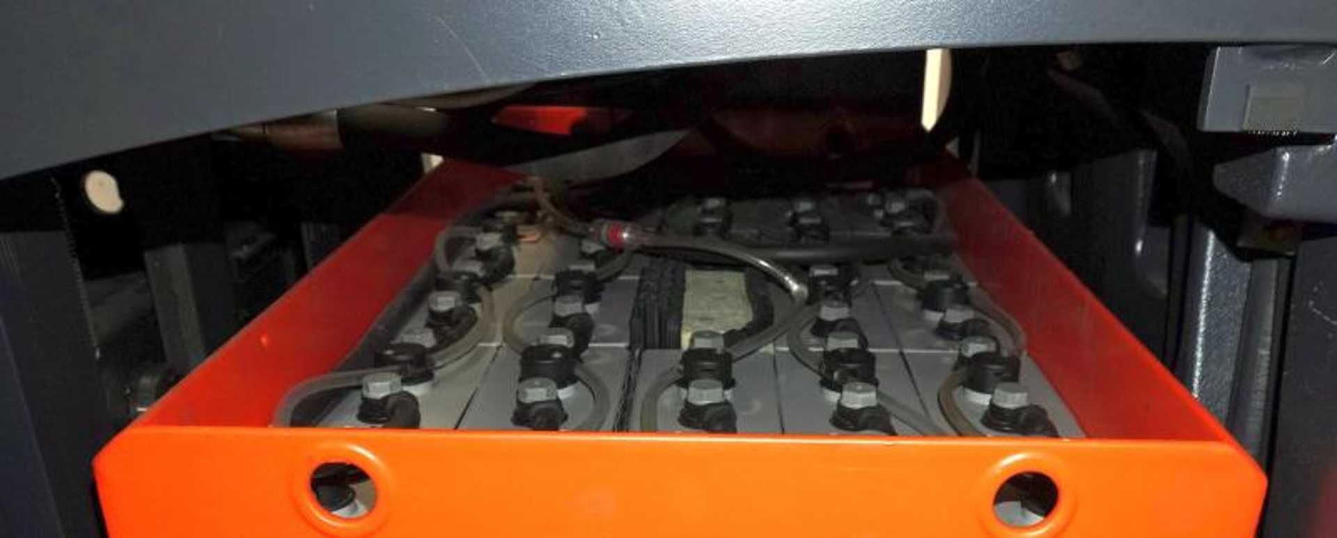 Used Forklift Linde K 11 011 Augšējo augstplauktu komplektētājs (< 6 m) (Image 5) Used Forklift Linde K 11 011 Augšējo augstplauktu komplektētājs (< 6 m) (Image 5)