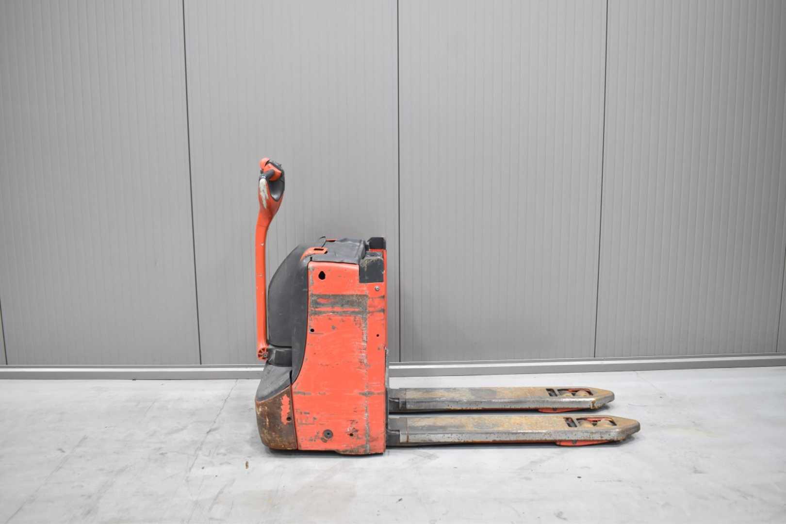 Used Forklift Linde T 16 L /56710/ Augšējo augstplauktu komplektētājs (< 6 m) (Image 3)