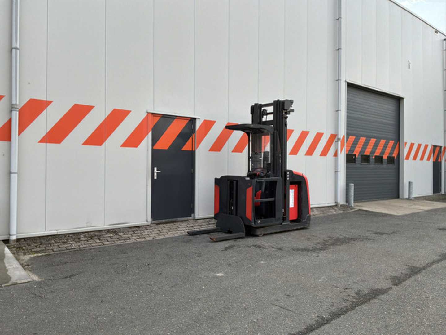 Used Forklift Linde V Augšējo augstplauktu komplektētājs (< 6 m) (Image 5) Used Forklift Linde V Augšējo augstplauktu komplektētājs (< 6 m) (Image 5)