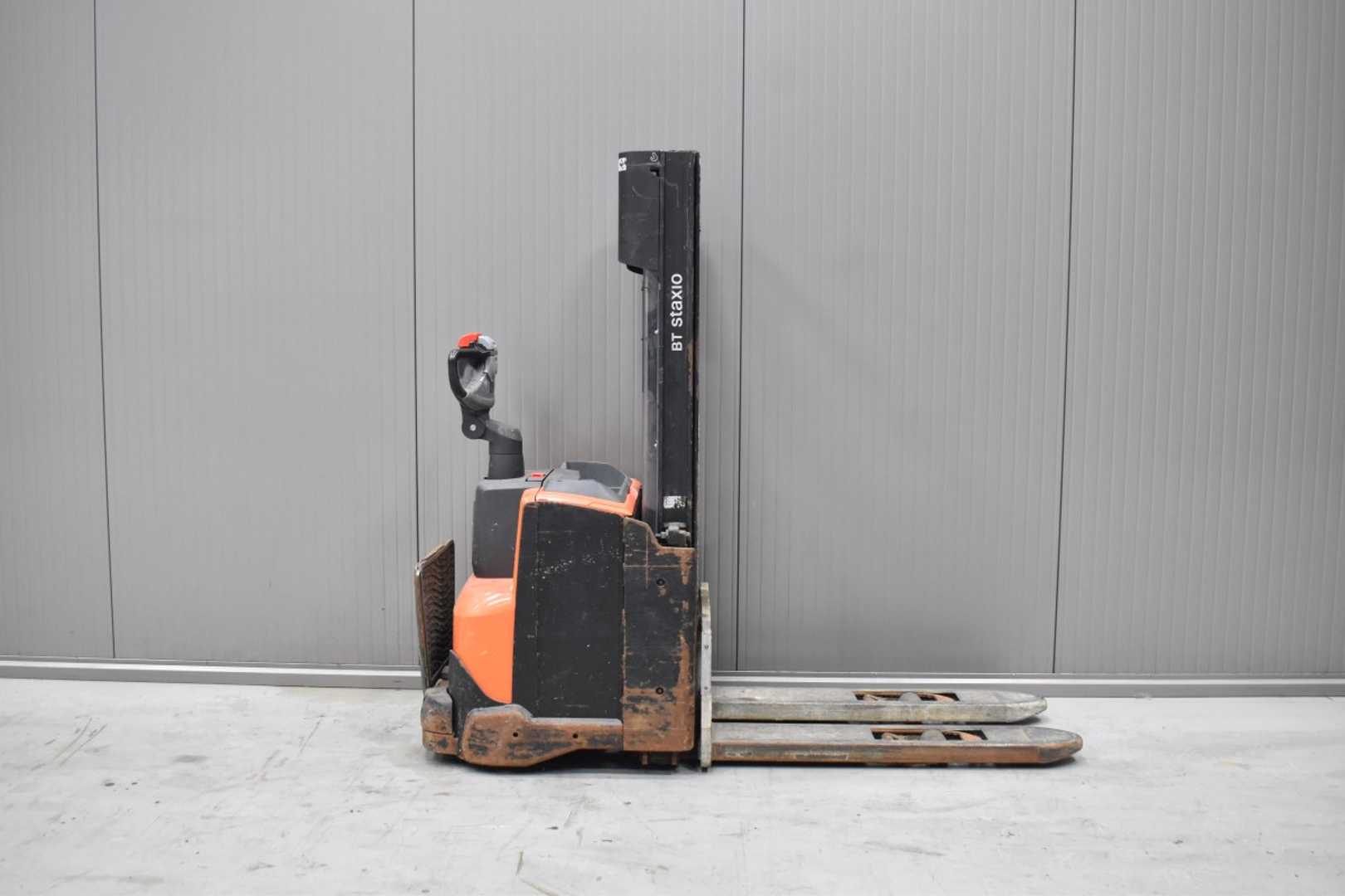 Used Forklift Toyota SWE 120L /57219/ Augšējo augstplauktu komplektētājs (< 6 m) (Image 3)